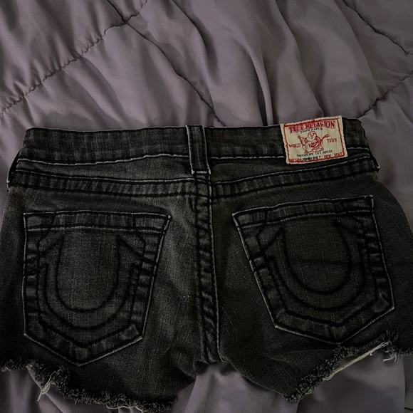 try religion low rise shorts - Picture 3 of 4